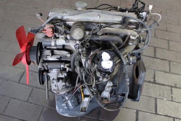 Foto: MOTOR (TEILETRÄGER) eines BMW 318