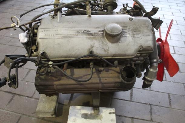 Foto: MOTOR (TEILETRÄGER) eines BMW 318