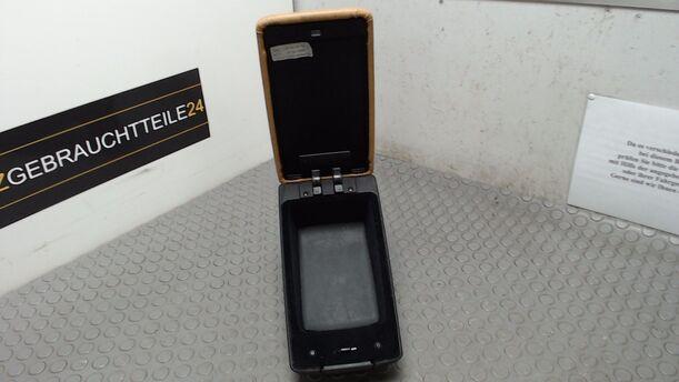 Foto: MITTELARMLEHNE VORN ( LEDER ) eines Alfa Romeo GT 1.9 JTD M-Jet