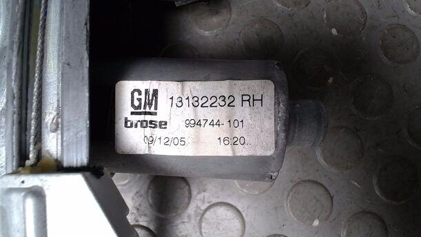 Foto: FENSTERHEBER ELEKTRISCH HINTEN RECHTS eines Opel Zafira 1.9 CDTI
