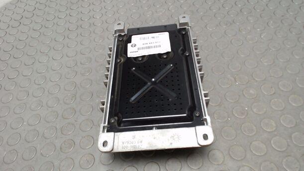 Foto: RADIO VERSTÄRKER ( BOSE ) eines Alfa Romeo GT 1.9 JTD M-Jet