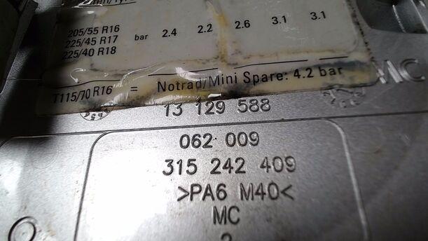 Foto: TANKKLAPPE/ TANKDECKEL eines Opel Zafira 1.9 CDTI