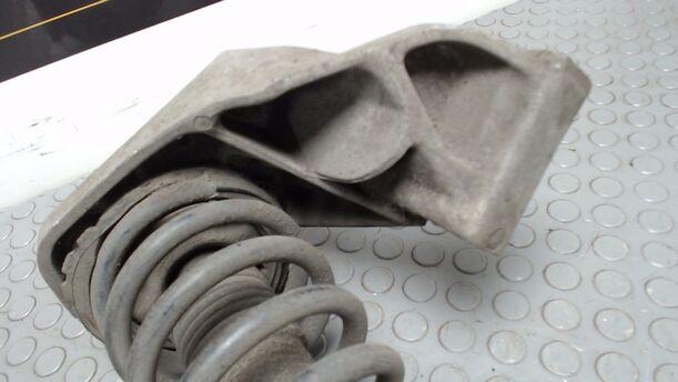 Foto: FEDERBEIN VORN LINKS eines Alfa Romeo GT 1.9 JTD M-Jet