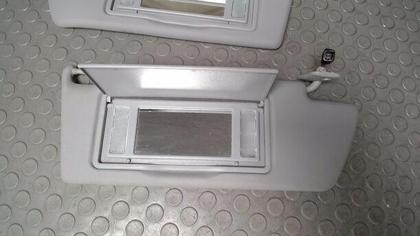Foto: SONNENBLENDEN eines Opel Zafira 1.9 CDTI