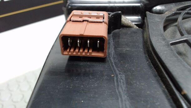 Foto: SUBWOOFER ( BOSE ) eines Alfa Romeo GT 1.9 JTD M-Jet