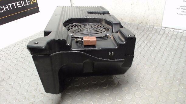 Foto: SUBWOOFER ( BOSE ) eines Alfa Romeo GT 1.9 JTD M-Jet