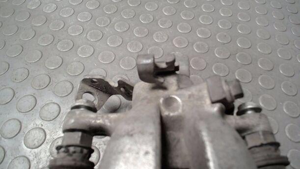Foto: BREMSSATTEL HINTEN RECHTS ( TRW ) eines Opel Zafira 1.9 CDTI