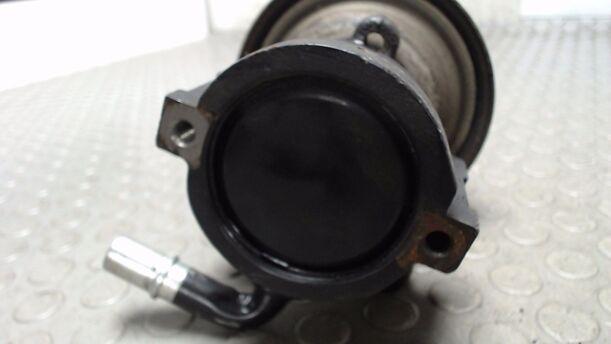 Foto: PUMPE SERVOLENKUNG eines Alfa Romeo GT 1.9 JTD M-Jet