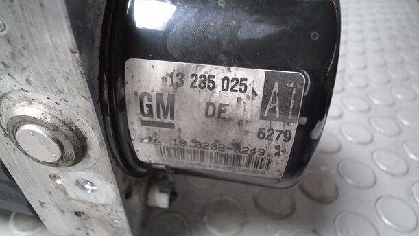 Foto: HAUPTBREMSAGGREGAT ABS eines Opel Zafira 1.9 CDTI