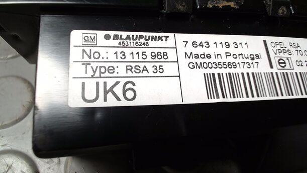 Foto: TWIN AUDIO/ RADIOBEDIENTEIL HINTEN eines Opel Zafira 1.9 CDTI