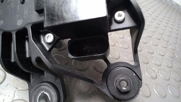 Foto: SCHEIBENWISCHERMOTOR HINTEN ( GOLF PLUS ) eines VW Golf Plus 1.6 FSI