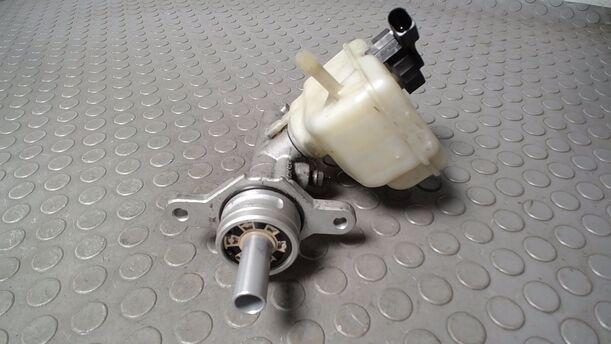 Foto: HAUPTBREMSZYLINDER ( BOSCH ) eines VW Golf Plus 1.6 FSI