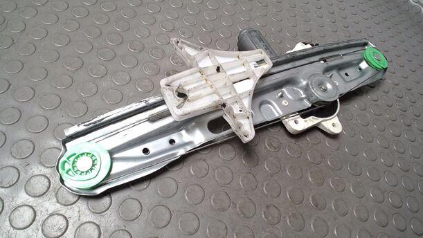 Foto: FENSTERHEBER ELEKTRISCH HINTEN LINKS eines Opel Signum 1.9 CDTI GLX