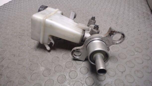 Foto: HAUPTBREMSZYLINDER ( ALTUR ) eines Opel Signum 1.9 CDTI GLX