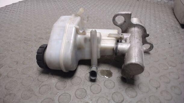 Foto: HAUPTBREMSZYLINDER ( ALTUR ) eines Opel Signum 1.9 CDTI GLX