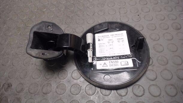 Foto: TANKKLAPPE eines Opel Signum 1.9 CDTI GLX