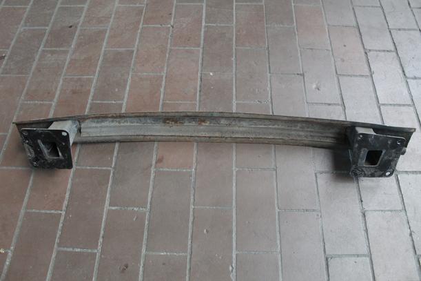 Foto: VERSTÄRKUNG HINTEN eines VW Fox 1.2 GLX