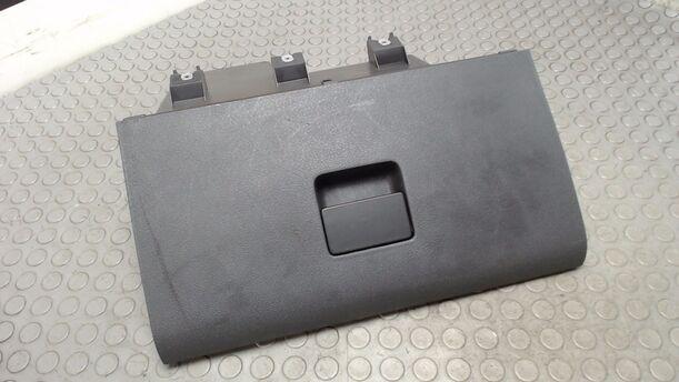 Foto: HANDSCHUHFACH eines VW Fox 1.2 GLX