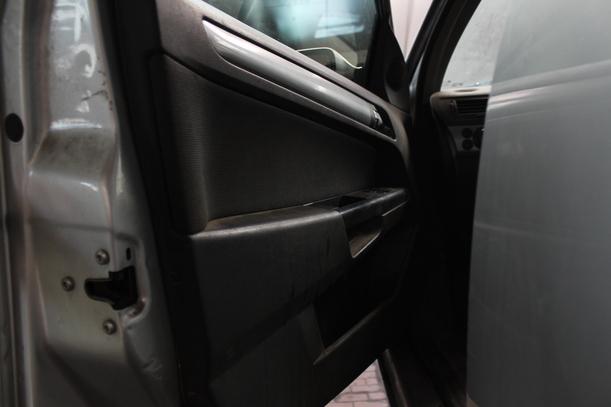 Foto: TÜR VORN LINKS ( 4/5-Türer ) eines Opel Astra 1.7 CDTI Caravan GLX