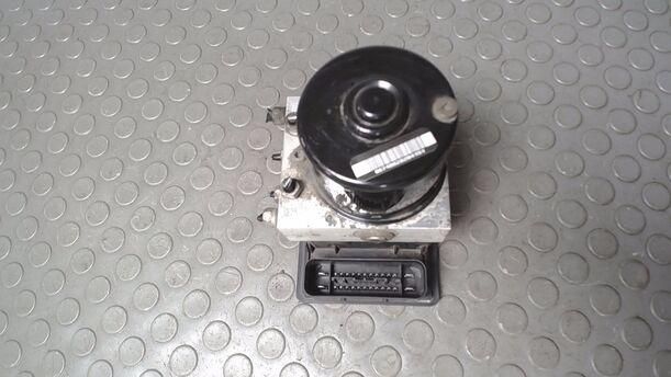 Foto: HAUPTBREMSAGGREGAT eines Opel Astra 1.7 CDTI Caravan