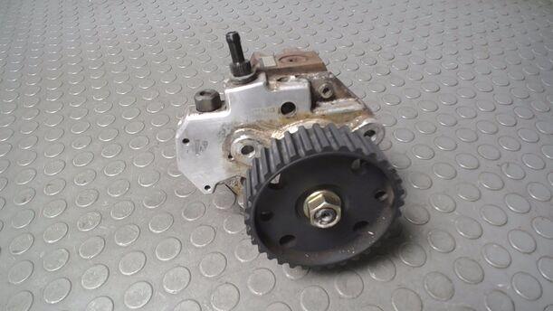 Foto: DIESELEINSPRITZPUMPE/ HOCHDRUKPUMPE eines Opel Astra 1.7 CDTI Caravan