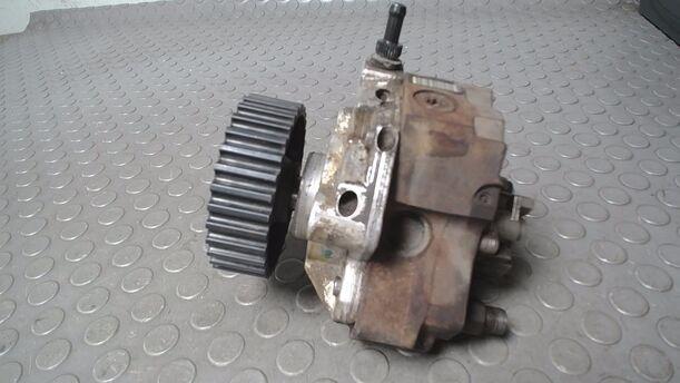 Foto: DIESELEINSPRITZPUMPE/ HOCHDRUKPUMPE eines Opel Astra 1.7 CDTI Caravan