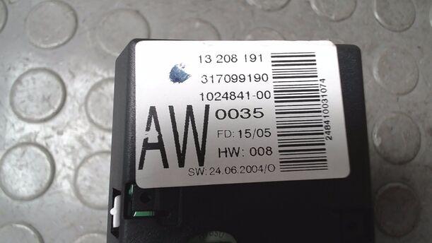 Foto: INFORMATIONSDISPLAY/ BILDSCHIRM eines Opel Meriva 1.6 16V