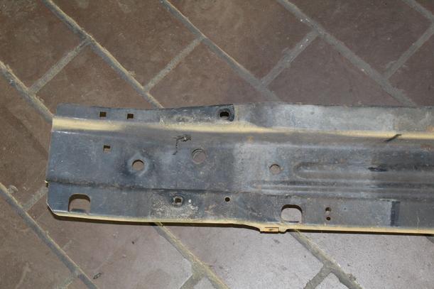 Foto: VERSTÄRKUNG VORN eines VW Polo S