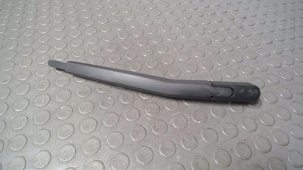 Foto: SCHEIBENWISCHERARM HINTEN eines Opel Corsa 1.2 16V ecoFLEX S