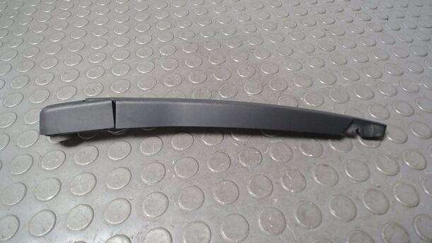 Foto: SCHEIBENWISCHERARM HINTEN eines Opel Corsa 1.2 16V ecoFLEX S