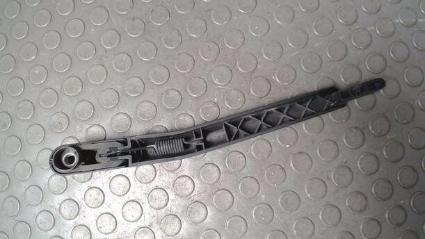 Foto: SCHEIBENWISCHERARM HINTEN eines Opel Corsa 1.2 16V ecoFLEX S