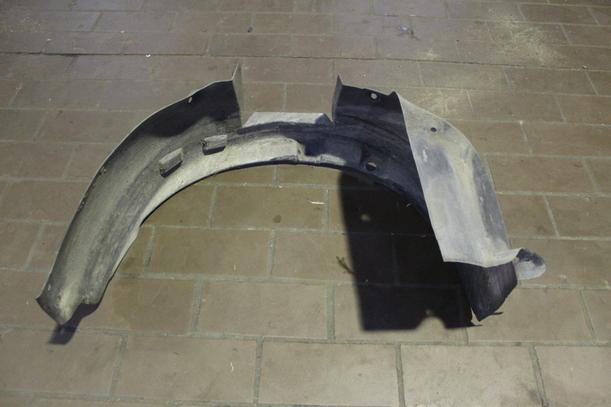 Foto: RADHAUSSCHALE/ INNENRADHAUS VORN LINKS eines Opel Combo 1.7 CDTI S