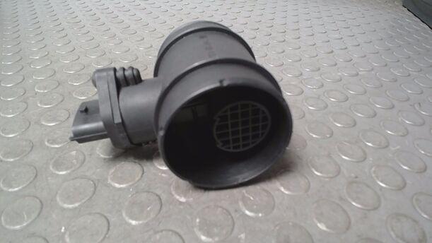 Foto: LUFTMASSENMESSER BOSCH eines Opel Combo 1.7 CDTI Edition