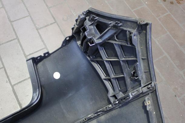 Foto: STOSSFÄNGER/ STOßSTANGE HINTEN ( LIMOUSINE ) eines VW Golf 1.6 Xi