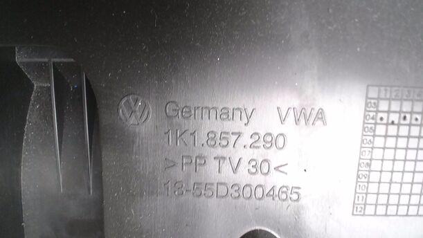 Foto: HANDSCHUHFACH eines VW Golf 1.6 Xi