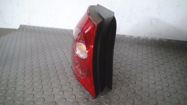 Foto: HECKLEUCHTE/ RÜCKLEUCHTE LINKS ( 2/3 TÜRER ) eines VW Golf 1.6