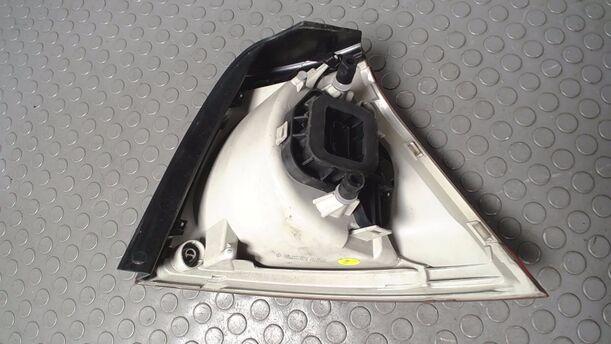 Foto: HECKLEUCHTE/ RÜCKLEUCHTE LINKS ( 2/3 TÜRER ) eines VW Golf 1.6