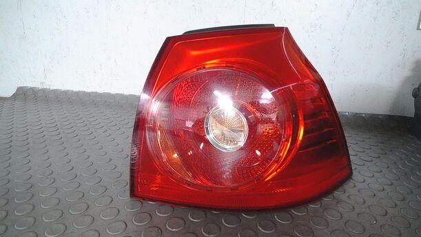 Foto: HECKLEUCHTE/ RÜCKLEUCHTE RECHTS ( 2/3 TÜRER ) eines VW Golf 1.6