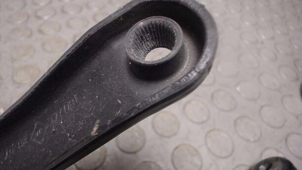 Foto: SCHEIBENWISCHERME VORN eines Ford Fiesta 1.3 Xi