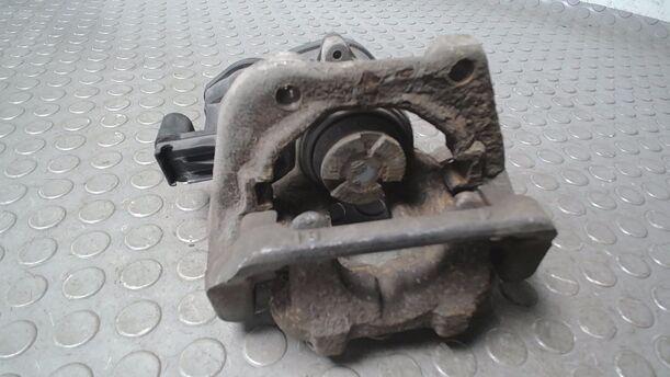 Foto: BREMSSATTEL HINTEN RECHTS ( TOURING/ BELÜFTET ) eines BMW 525d Touring Aut. GTI