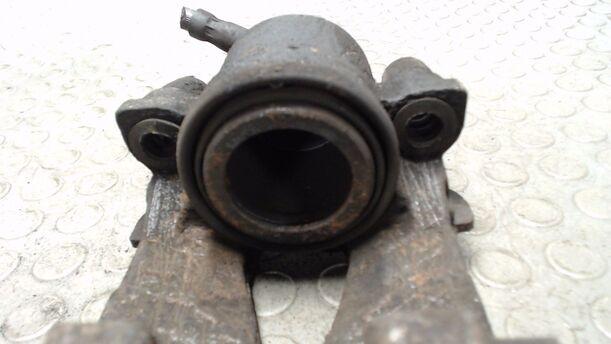 Foto: BREMSSATTEL VORN LINKS eines VW Fox 1.2 GTI