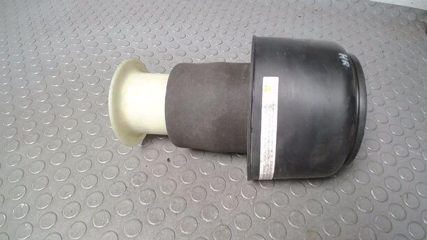 Foto: LUFTFEDER HINTEN eines BMW 525d Touring Aut. GTI