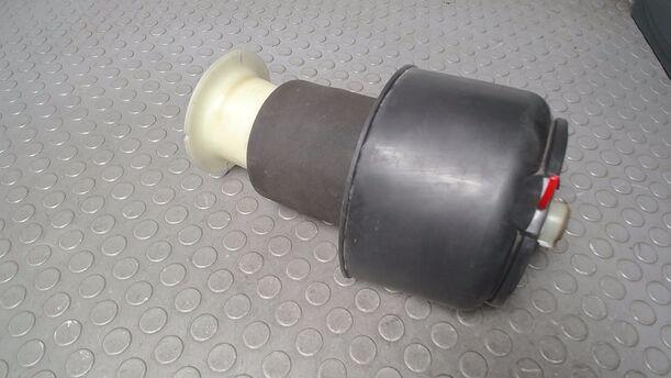 Foto: LUFTFEDER HINTEN eines BMW 525d Touring Aut. GTI