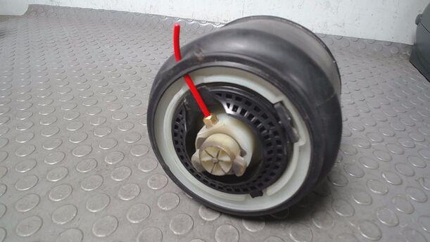 Foto: LUFTFEDER HINTEN eines BMW 525d Touring Aut. GTI