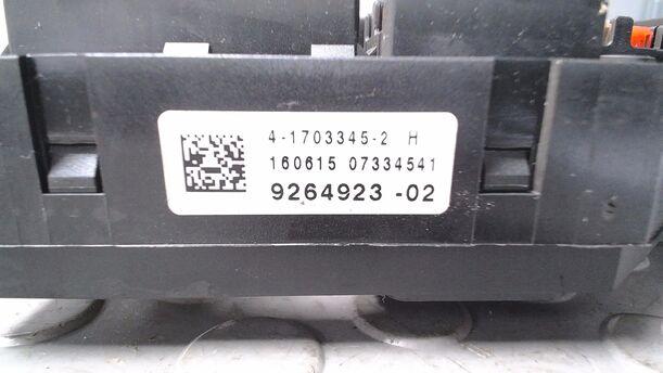 Foto: SICHERUNGSKASTEN HINTEN/ SAM MODUL eines BMW 525d Touring Aut. GTI
