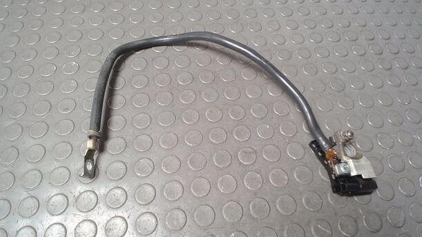 Foto: MASSEKABEL BATTERIE/ BATTERIEKABEL MINUS eines BMW 525d Touring Aut. GTI