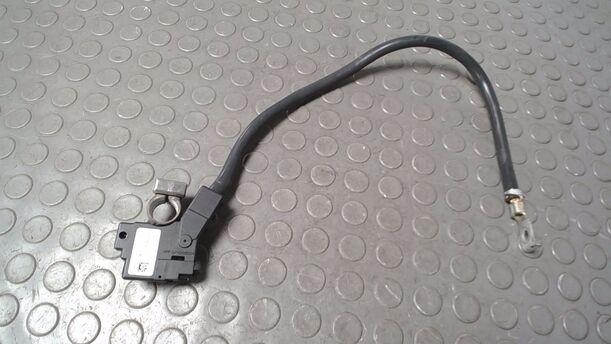 Foto: MASSEKABEL BATTERIE/ BATTERIEKABEL MINUS eines BMW 525d Touring Aut. GTI