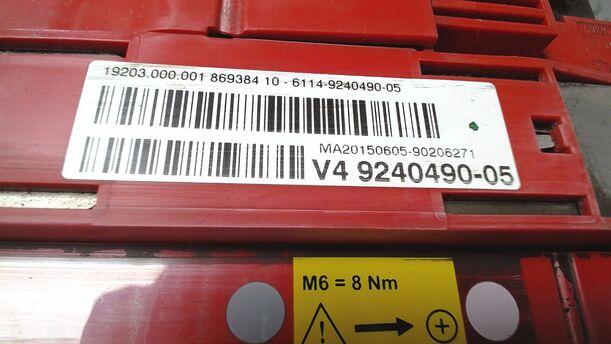 Foto: B+ VERTEILER/ STROMVERTEILER BATTERIE eines BMW 525d Touring Aut. GTI