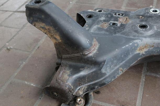 Foto: VORDERACHSE / ACHSTRÄGER VORN ( Z13DTJ / Z13DTH ) eines Opel Corsa 1.3 CDTI GTI
