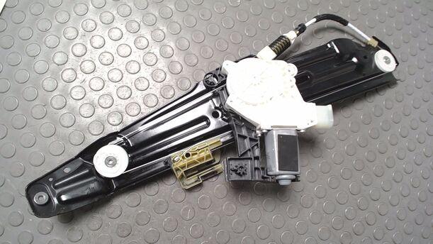 Foto: FENSTERHEBER ELEKTRISCH HINTEN LINKS ( TOURING ) eines BMW 525d Touring Aut. GTI